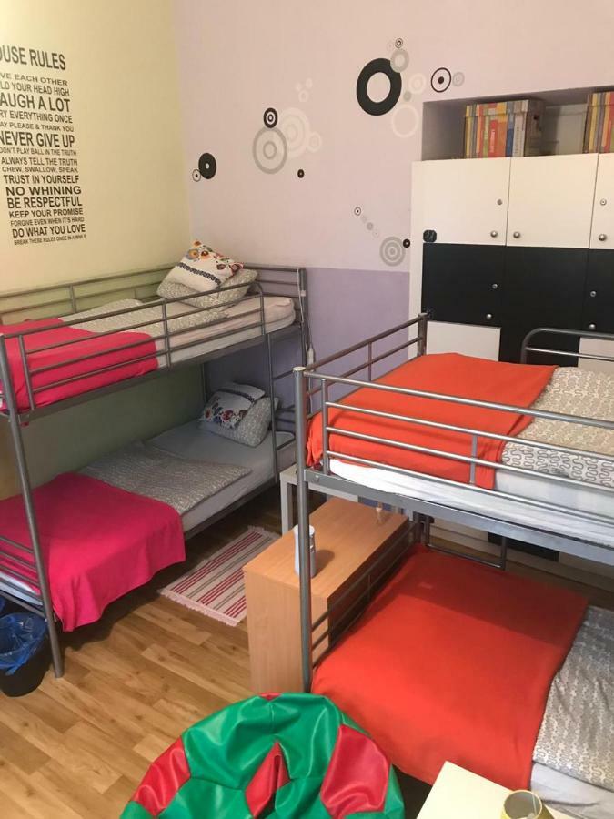 Centrum Sabot Hostal *